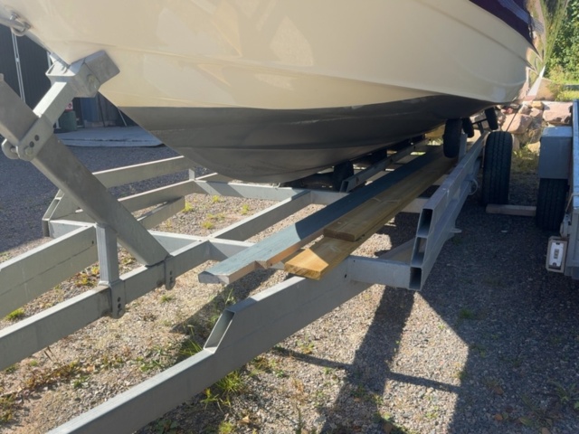 1458473-17 Maxum 2100 SC – 2001 – MerCruiser 4,3L V6 ink Båttrailer