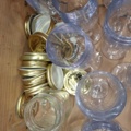 1570602-5 Sortiment med glas, brukar m.m.
