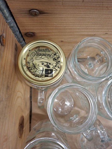 1570602-8 Sortiment med glas, brukar m.m.