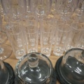 1570602-11 Sortiment med glas, brukar m.m.