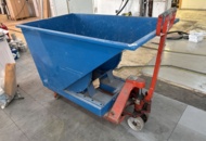 1511345 Palldragare och tippcontainer - BT / AJ