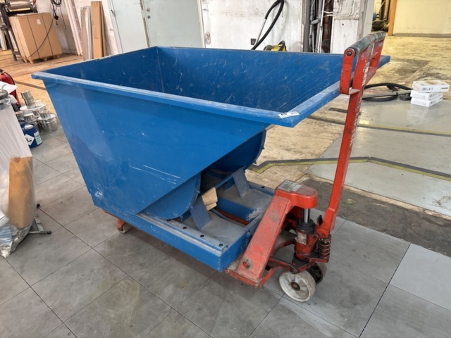 1511345-12 Palldragare och tippcontainer - BT / AJ
