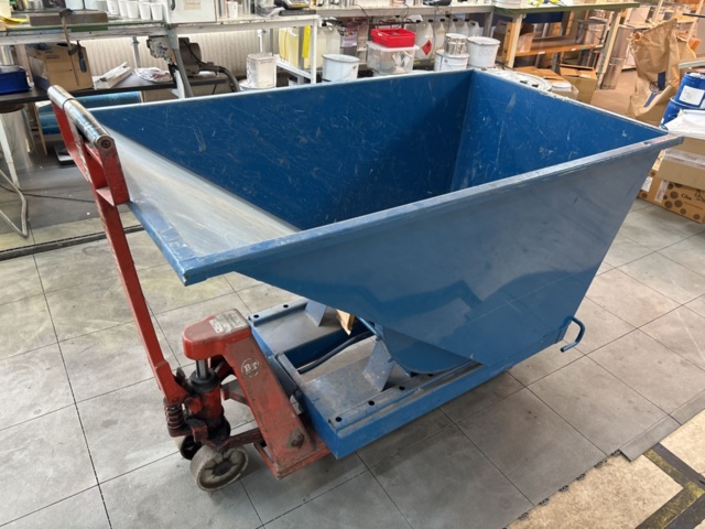 1511345-2 Palldragare och tippcontainer - BT / AJ