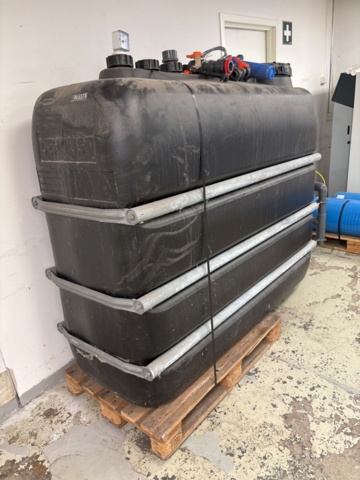 1511356-3 Water purification plant (Osmos) with tanks and filters - Veolia SIRION maxi / BerkeSOFT midi