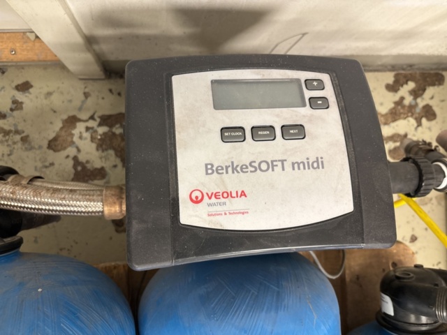 1511356-11 Water purification plant (Osmos) with tanks and filters - Veolia SIRION maxi / BerkeSOFT midi