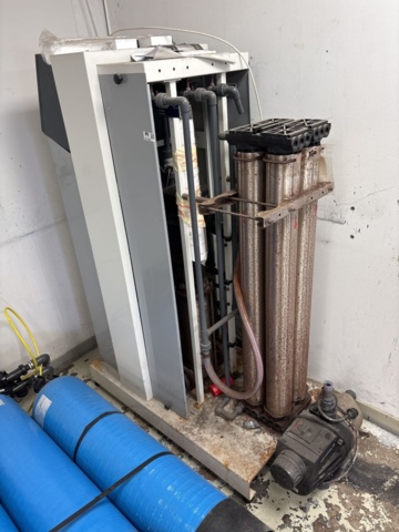 1511356-14 Water purification plant (Osmos) with tanks and filters - Veolia SIRION maxi / BerkeSOFT midi