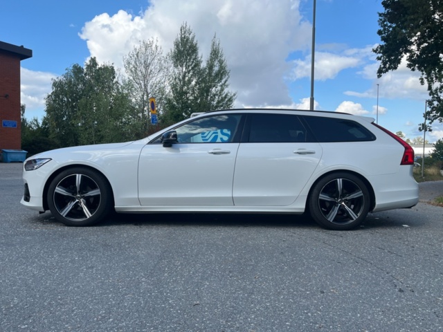 1572429-3 Volvo V90 D4 AWD Geartronic, 190hp, 2020