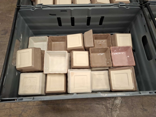 1570607-3 Sortiment med keramikskålar