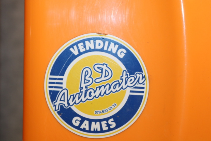 1515200-5 6 Vending machines