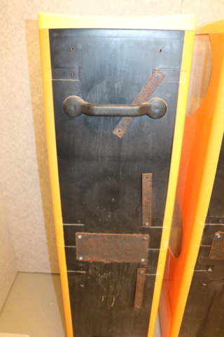 1515200-13 6 Vending machines