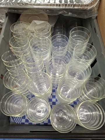 1570611-6 Aluminium kantiner, plastlock till förvaring, engångsartiklar m.m.