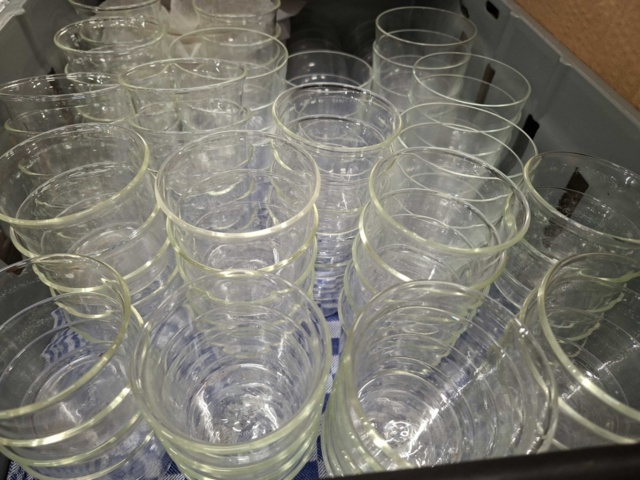 1570611-5 Aluminium kantiner, plastlock till förvaring, engångsartiklar m.m.