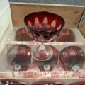 1570613-14 Glas, plastglas, burkar m.m.