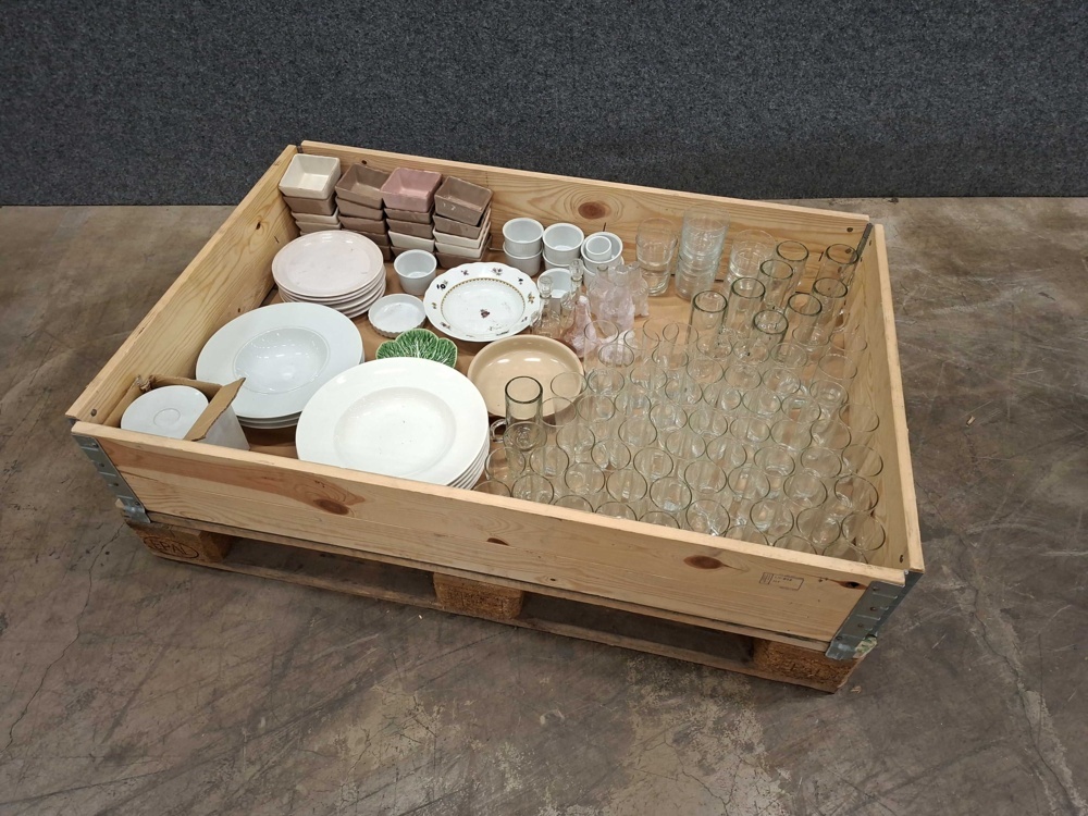 1570614-1 Glasses, bowls, ceramic bowls, mugs, etc.
