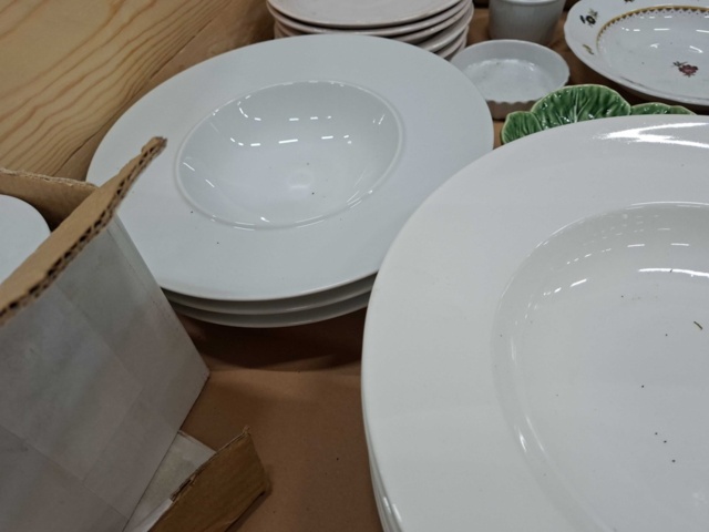 1570614-6 Glas, skålar, keramikskålar, muggar m.m.