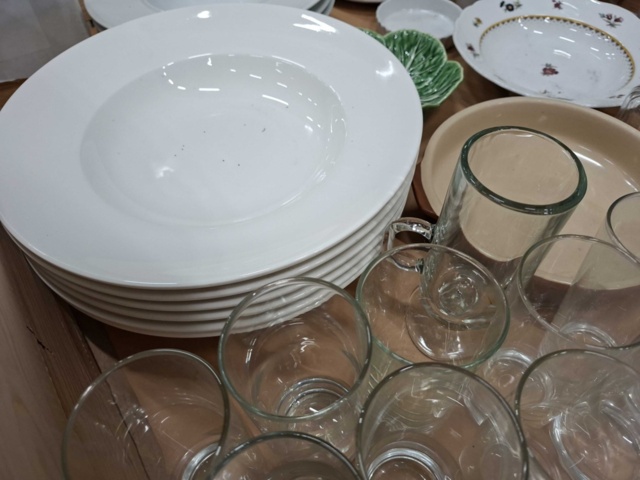 1570614-7 Glas, skålar, keramikskålar, muggar m.m.