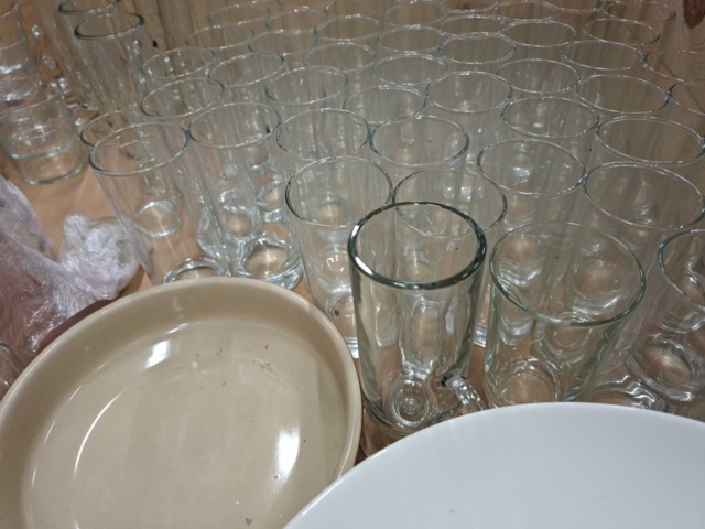 1570614-9 Glas, skålar, keramikskålar, muggar m.m.