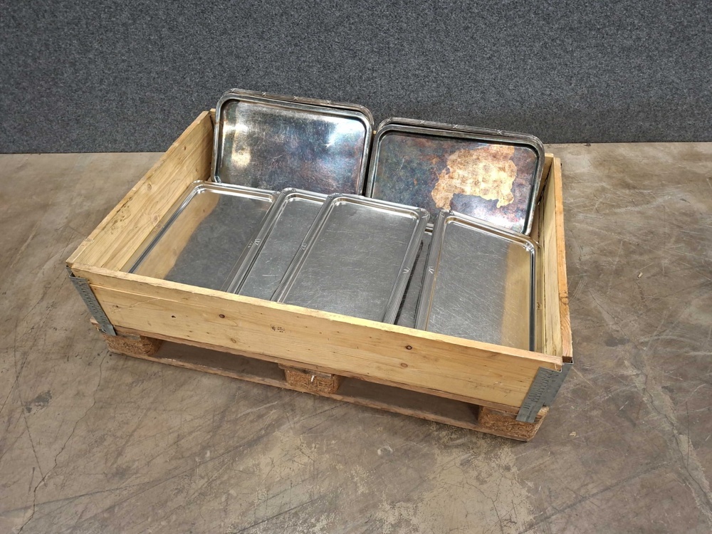 1570615-1 Assortment of stainless steel serving dishes