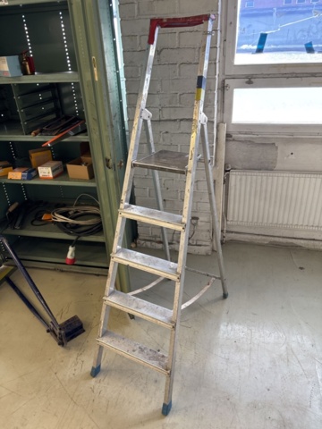 1511360-4 Skåp, stegar och verkstadsutrustning