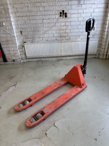 1511362-1 Pallet truck 2300 kg - BT LHM230 -2016