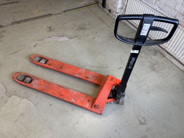 1511362-5 Pallet truck 2300 kg - BT LHM230 -2016