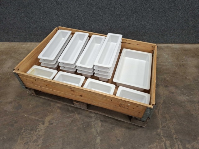 1570626-1 Plastkantiner vita