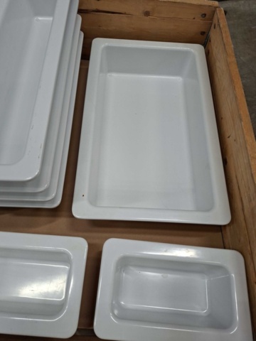 1570626-6 Plastkantiner vita