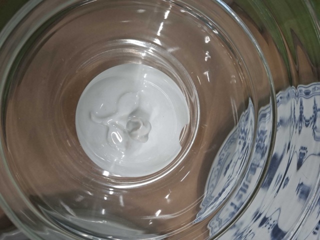 1570631-3 Tallrikar, glas, glasskålar, assietter m.m.