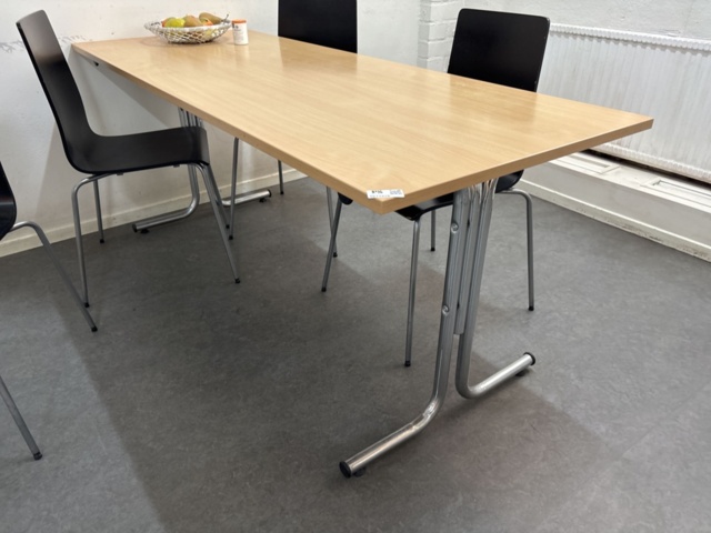 1511378-3 Lunchroom furniture and kitchenware
