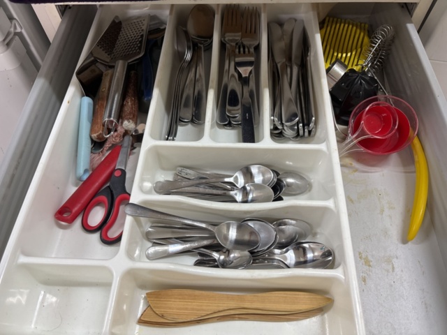 1511378-7 Lunchroom furniture and kitchenware