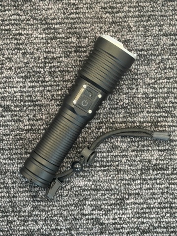 1572491-1 2 pcs Flashlights 1500 lumens with built-in Powerbank 5000mAh - Free shipping