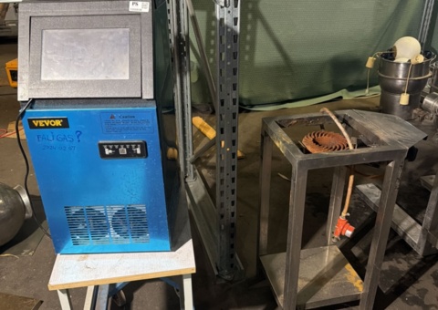 Ice machine and gas burner - Cranks
