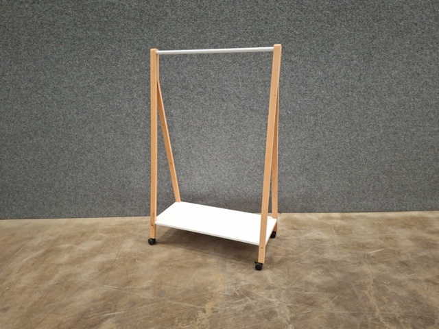 1572559-1 Klädställning på hjul 1 hyllplan 1500x950x420 mm