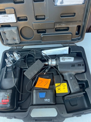 1572629-2 Expander tool with accessories - Virax Uponor