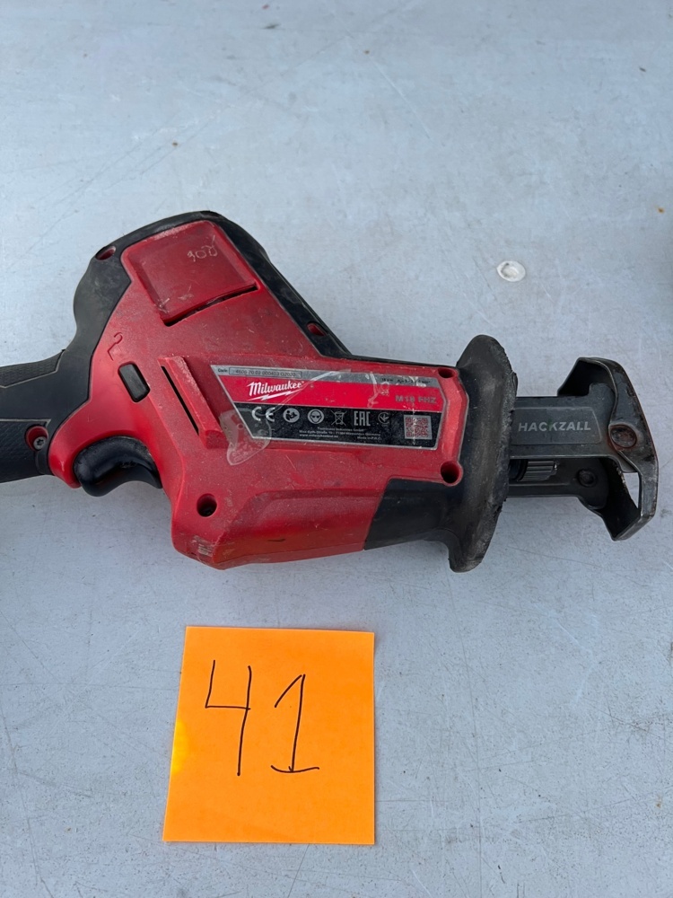 1572641-1 Tigersåg med laddare - Milwaukee M18 FHZ