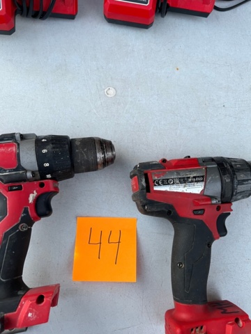 1572644-2 Skruvdragare 2 st med tillbehör - Milwaukee M18 FDD