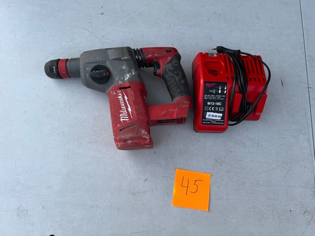 1572645-1 Borrhammare med laddare - Milwaukee M18 CHX