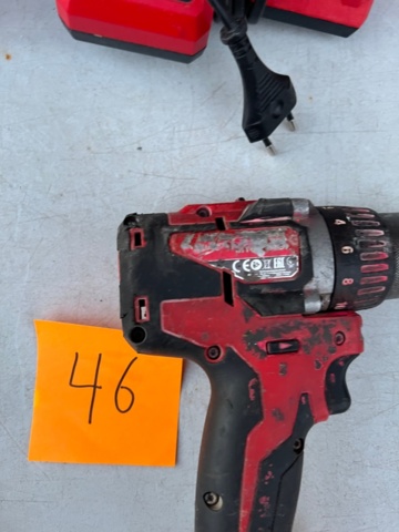 1572646-3 Skruvdragare 2 st med laddare - Milwaukee M18 BPD