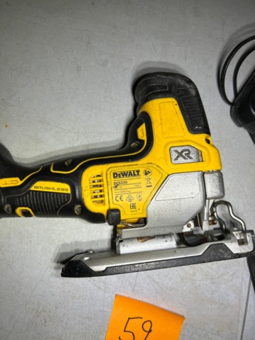 1572659-2 Sticksåg med tillbehör - DeWalt DCS335