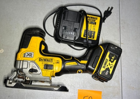 Sticksåg med tillbehör - DeWalt DCS335