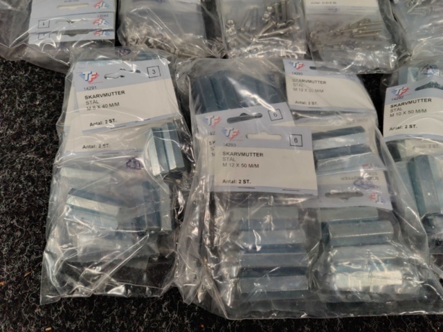 1572355-3 Strip screws, sheet metal screws, wood screws, joint nuts, etc.