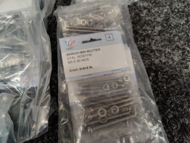 1572355-7 Strip screws, sheet metal screws, wood screws, joint nuts, etc.
