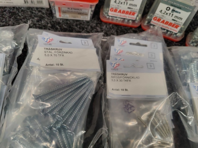 1572355-9 Strip screws, sheet metal screws, wood screws, joint nuts, etc.