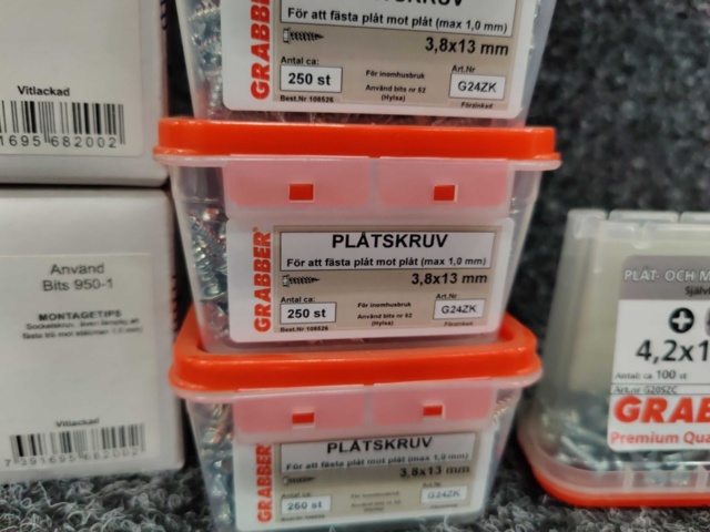 1572355-13 Strip screws, sheet metal screws, wood screws, joint nuts, etc.