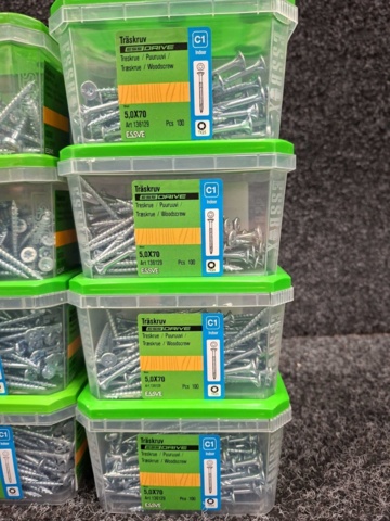 1572356-4 8 pcs Packs Wood Screws, Essve