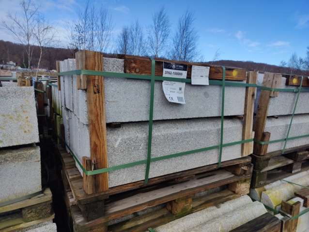 1573186-5 Granite curb stone RFF4 Straight Porto Gray 1100x100x300 mm approx. 77 m