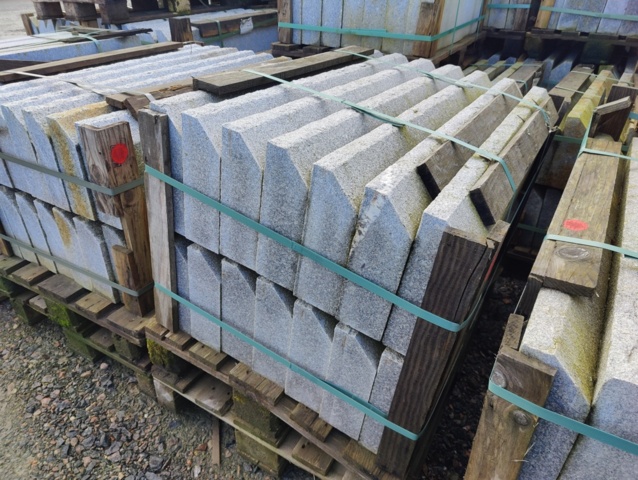 1573186-6 Granite curb stone RFF4 Straight Porto Gray 1100x100x300 mm approx. 77 m