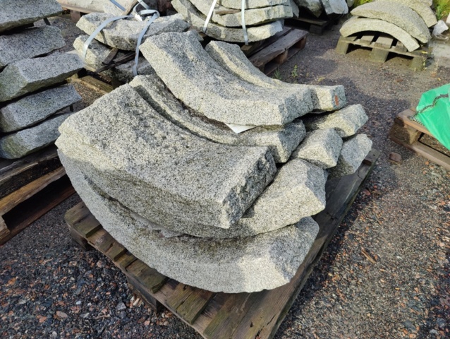 1091318-7 37 st Granitkantsten RV6 Blandade Radier