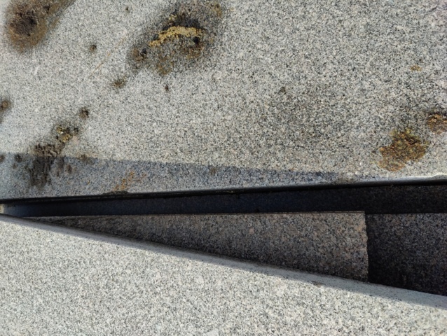 1091326-5 Granithällar Bohus grå 900x400x50 mm ca 2,44 m2