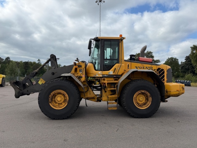 1573192-2 Volvo L120F wheel loader 2008 - New Bridgestone VSW 23.5R25